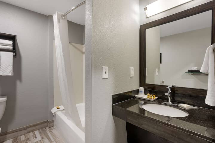 Room 16 of 39