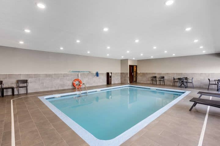 Pool 19 of 39